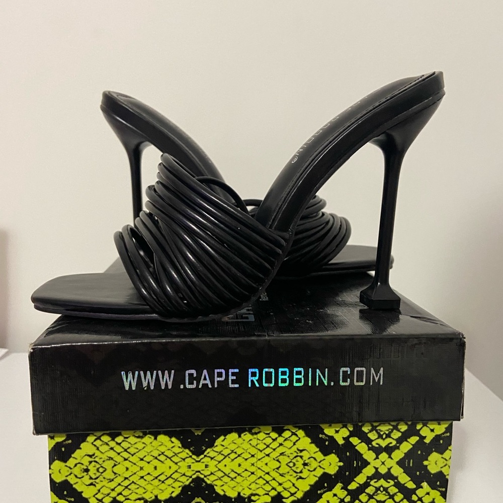 New black stiletto heels